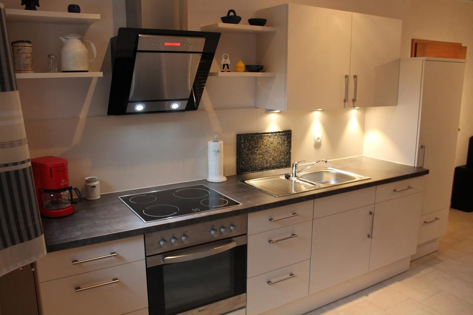 Coffee/tea facilities, Kitchen or kitchenette