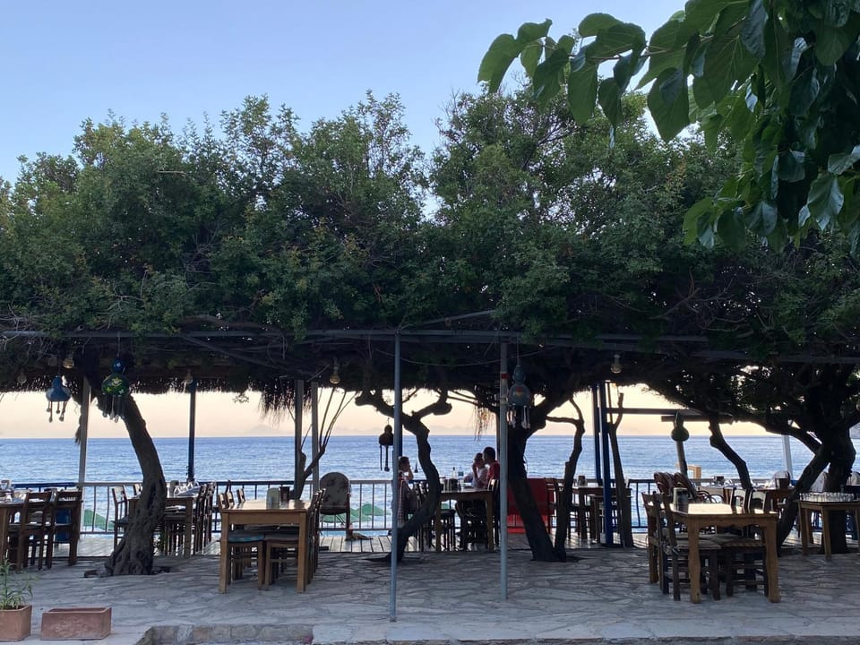 Restaurant/places to eat, Garden, Balcony/Terrace, Lounge or bar