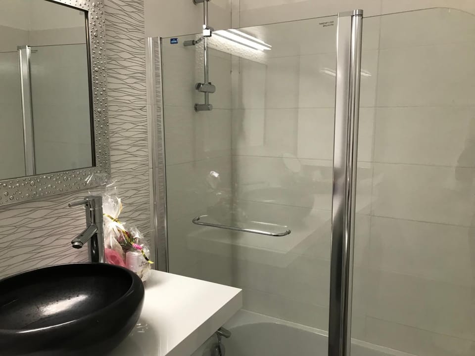 Shower, Bathroom, Bath
