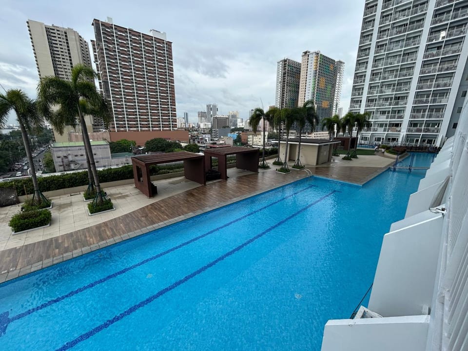 Manila Bay Breeze Residences with Pool View Apartment in Pasay
