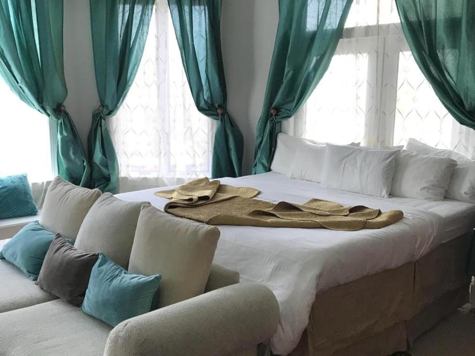 The Columbia Inn at Peralynna Hotel in Ellicott City