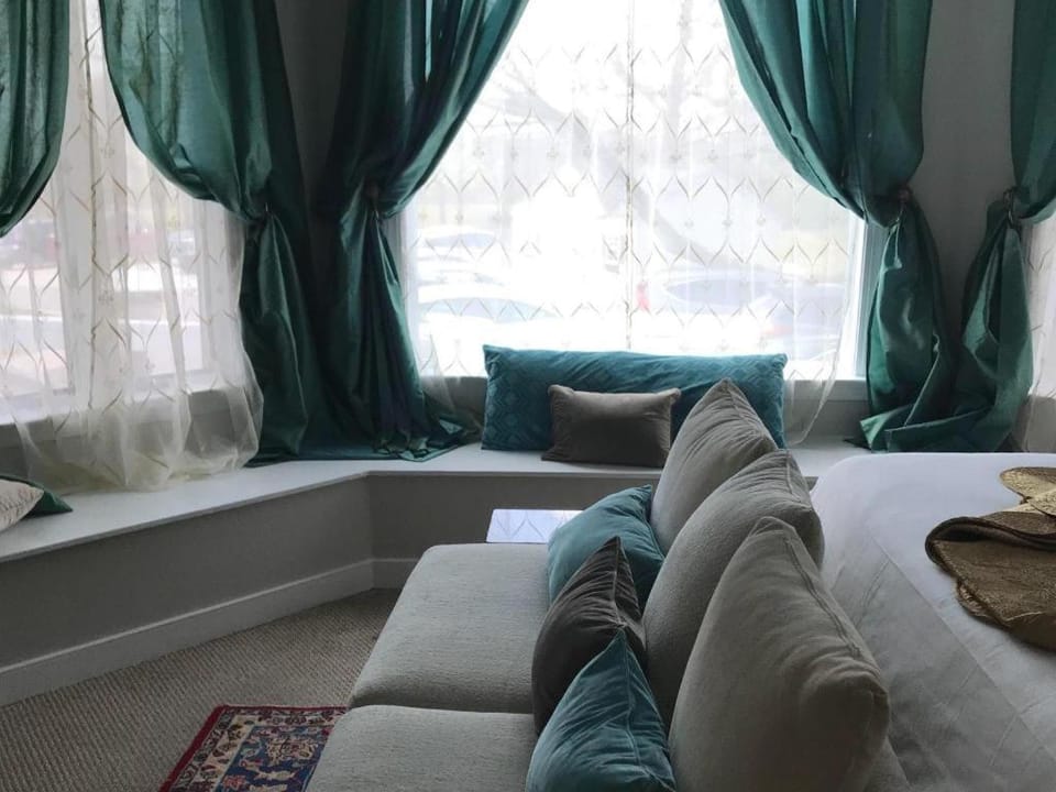 Seating area, Bedroom