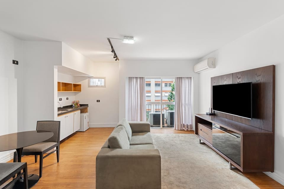 Communal lounge/ TV room, TV and multimedia, Kitchen or kitchenette, Living room, Seating area
