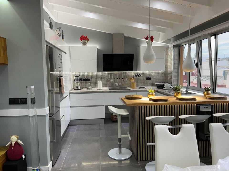 Kitchen or kitchenette, Dining area, kitchen
