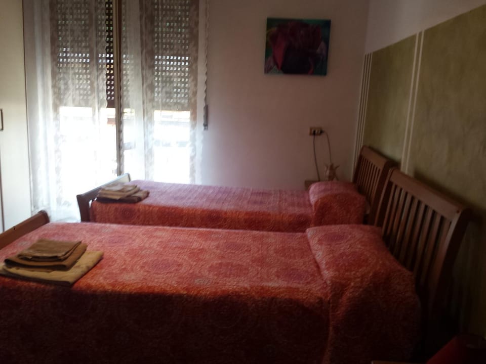 Bed, Photo of the whole room, Decorative detail
