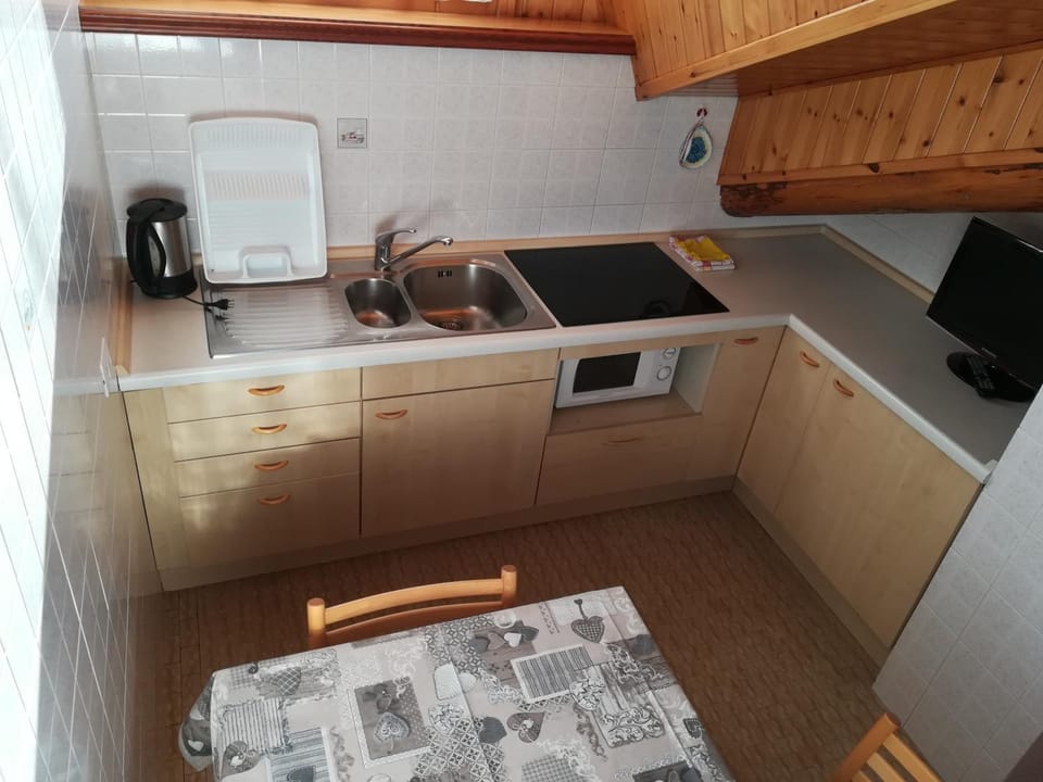 Kitchen or kitchenette, Family, Family