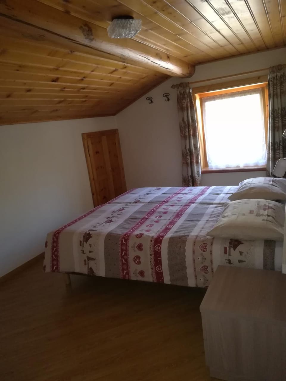 Summer, Horse-riding, Ski School, Skiing, Hiking, Cycling, Bedroom, On site, Pets, Pets, Mountain view, Family