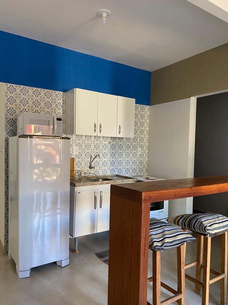 Kitchen or kitchenette, oven, stove