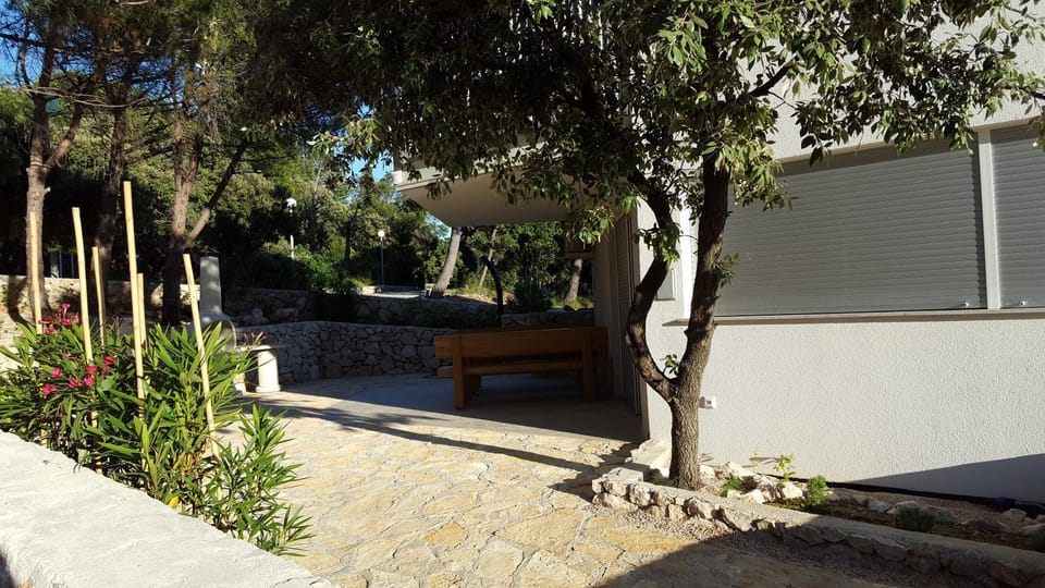 Patio, BBQ facilities, Garden, Balcony/Terrace