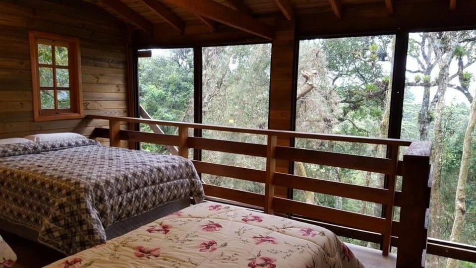 Chalé dos Tucanos- Parede de vidro com linda vista Apartment in Campos do Jordão