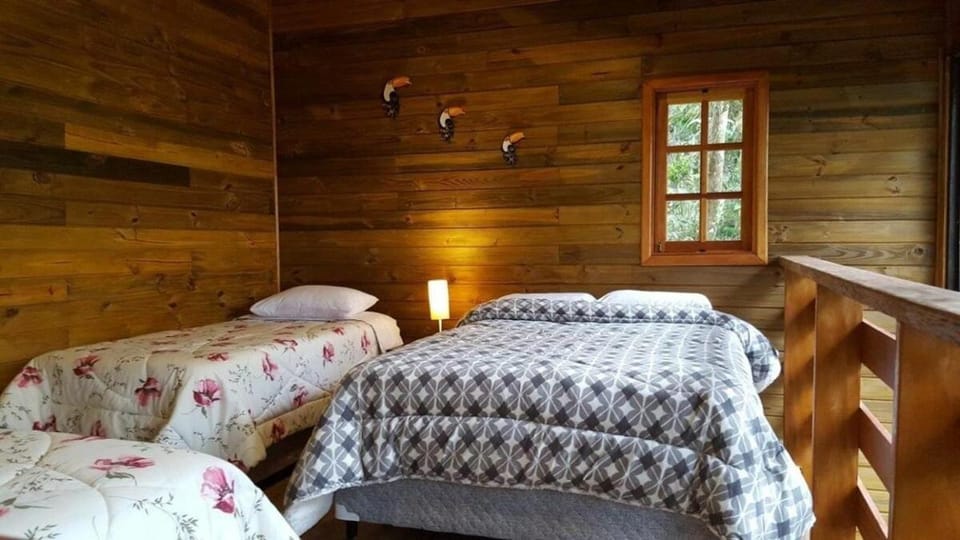 Chalé dos Tucanos- Parede de vidro com linda vista Apartment in Campos do Jordão