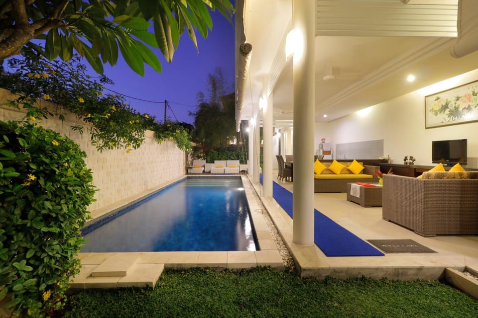 Swimming pool, Swimming pool
