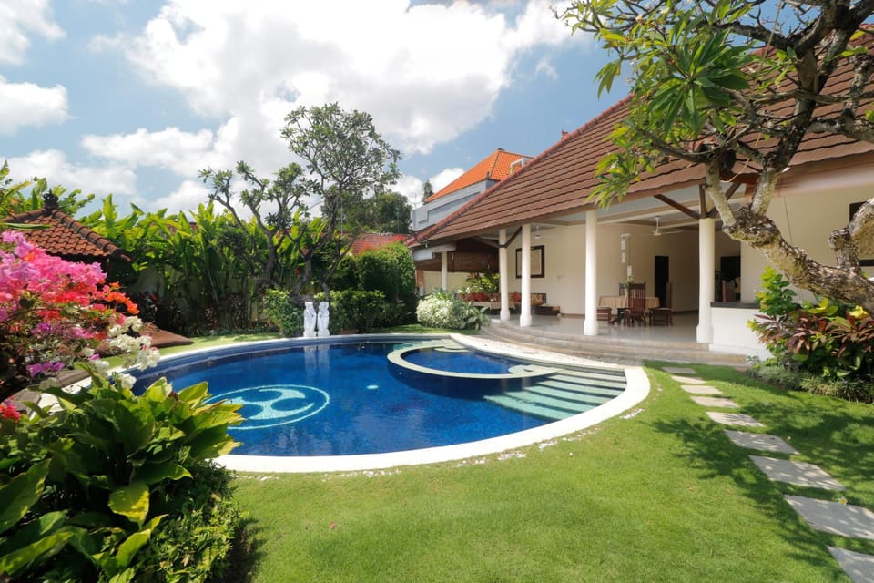 Garden, Garden view, Pool view, Swimming pool, Family