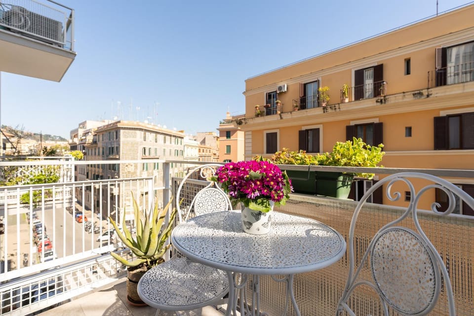 Property building, Patio, Day, View (from property/room), Balcony/Terrace, Dining area, City view