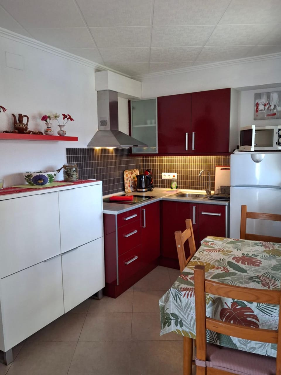 Kitchen or kitchenette