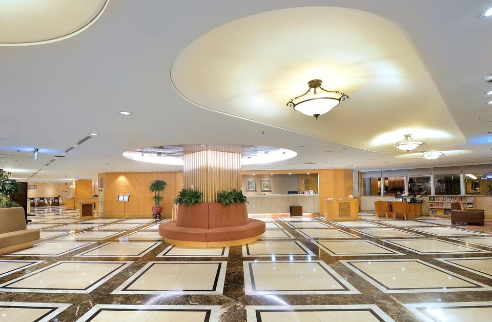 Communal lounge/ TV room, Lobby or reception
