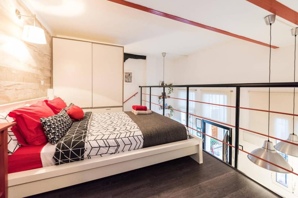 Photo of the whole room, Decorative detail, Bedroom