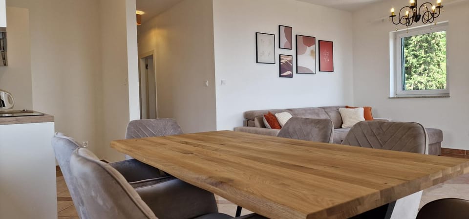 Kitchen or kitchenette, Living room, Dining area