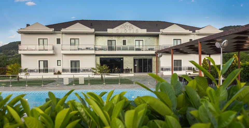 Facade/entrance, Swimming pool