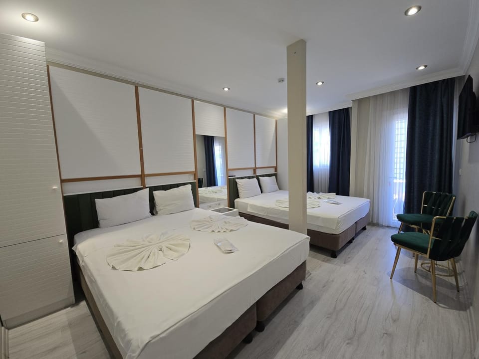Bed, Living room, Photo of the whole room, Seating area, Bedroom, towels