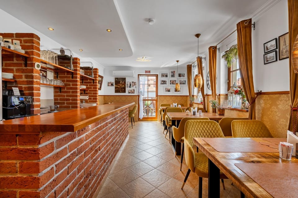 Lounge or bar, Dining area