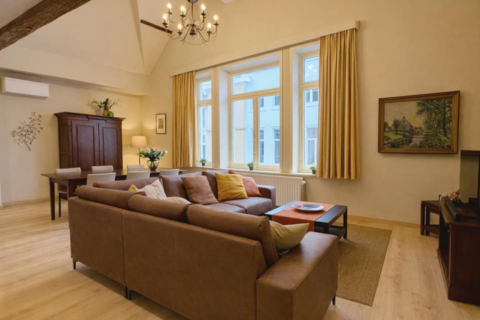 Seating area, air conditioner