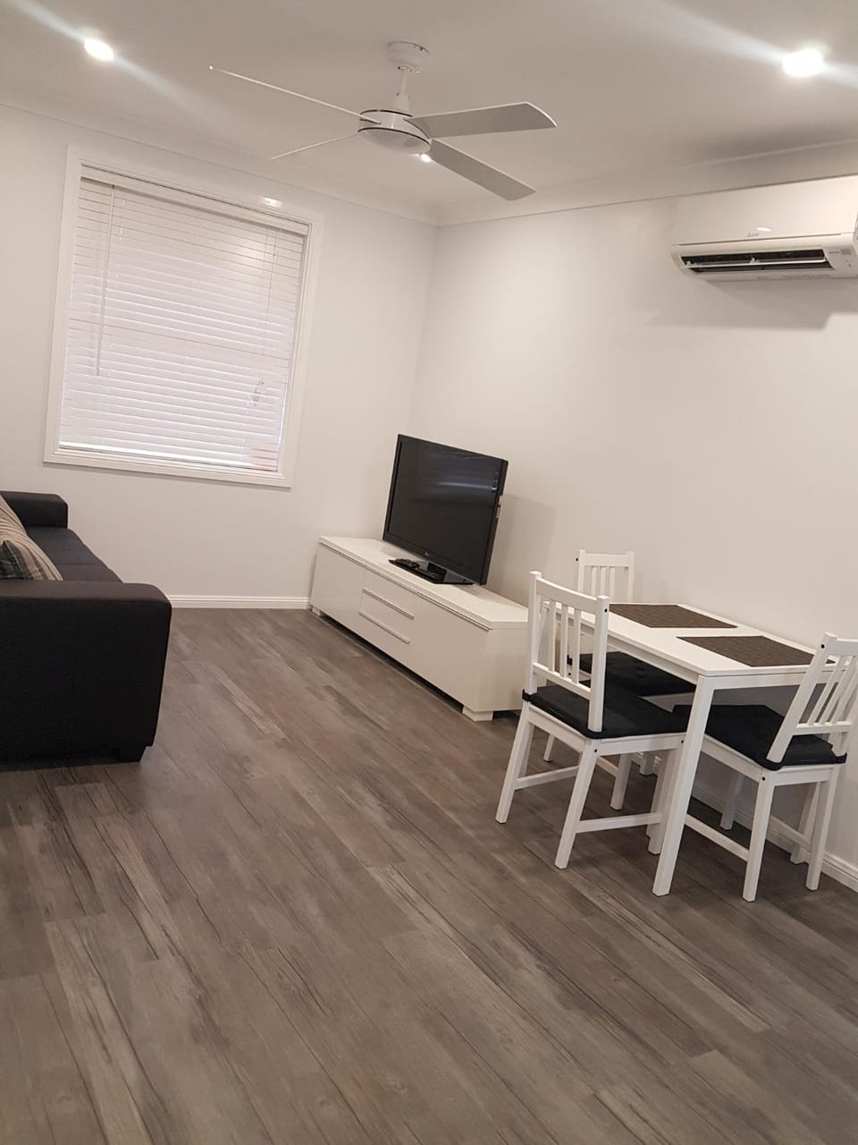TV and multimedia, Living room, Dining area