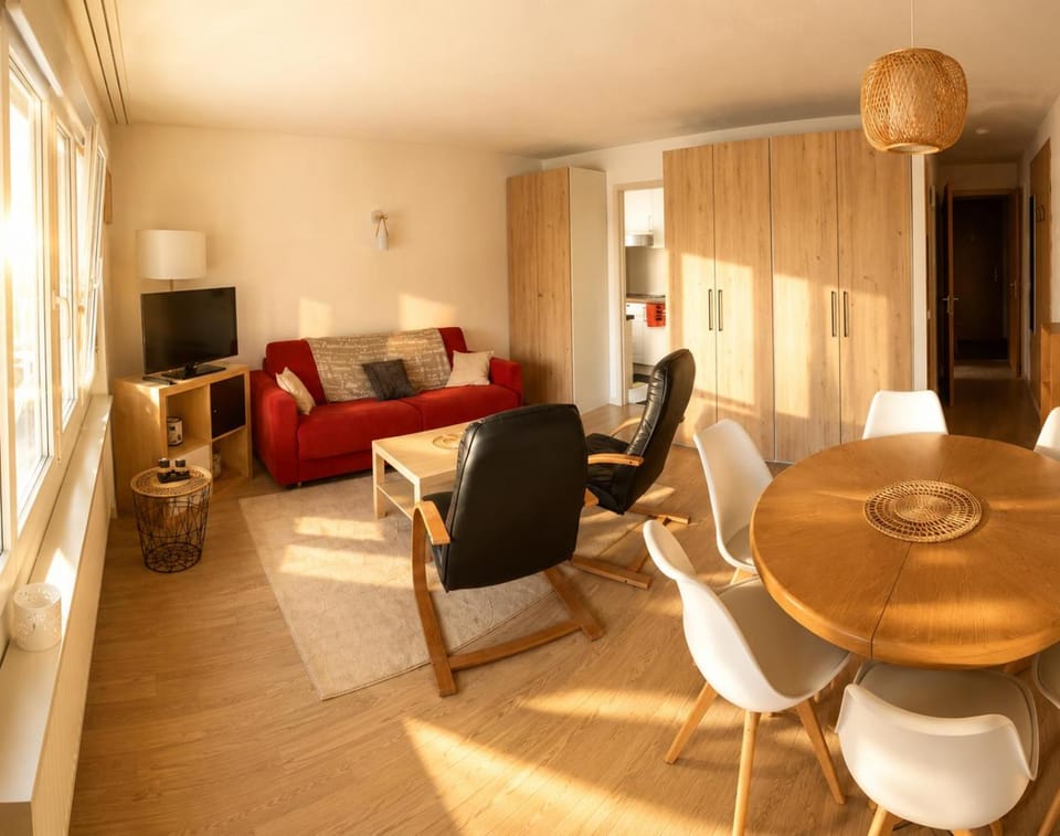 Living room, Dining area