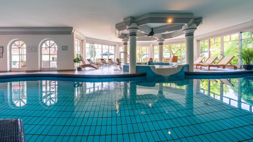 Swimming pool, Swimming pool