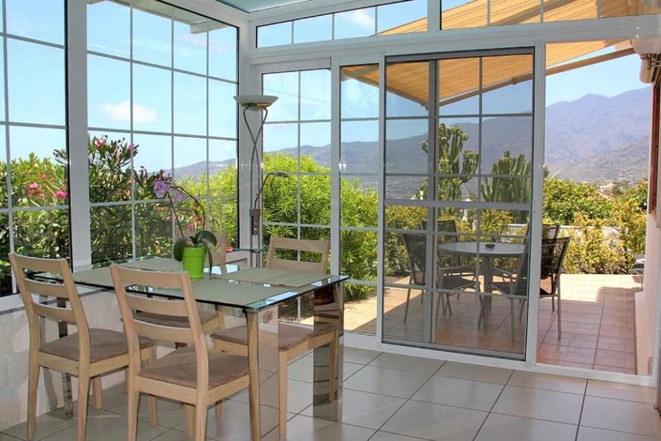 Dining area, Mountain view, Sea view