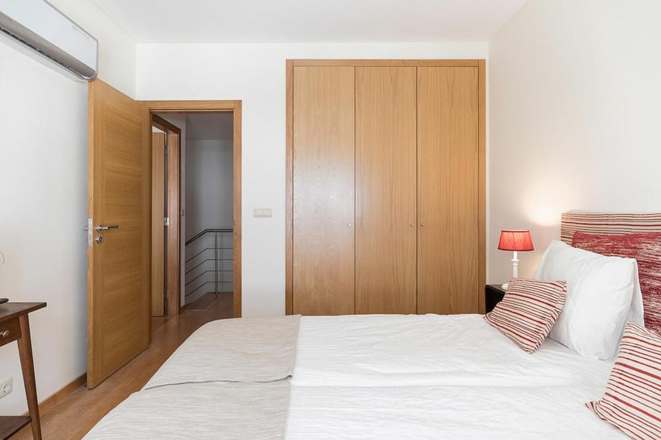 Bed, Bedroom, wardrobe
