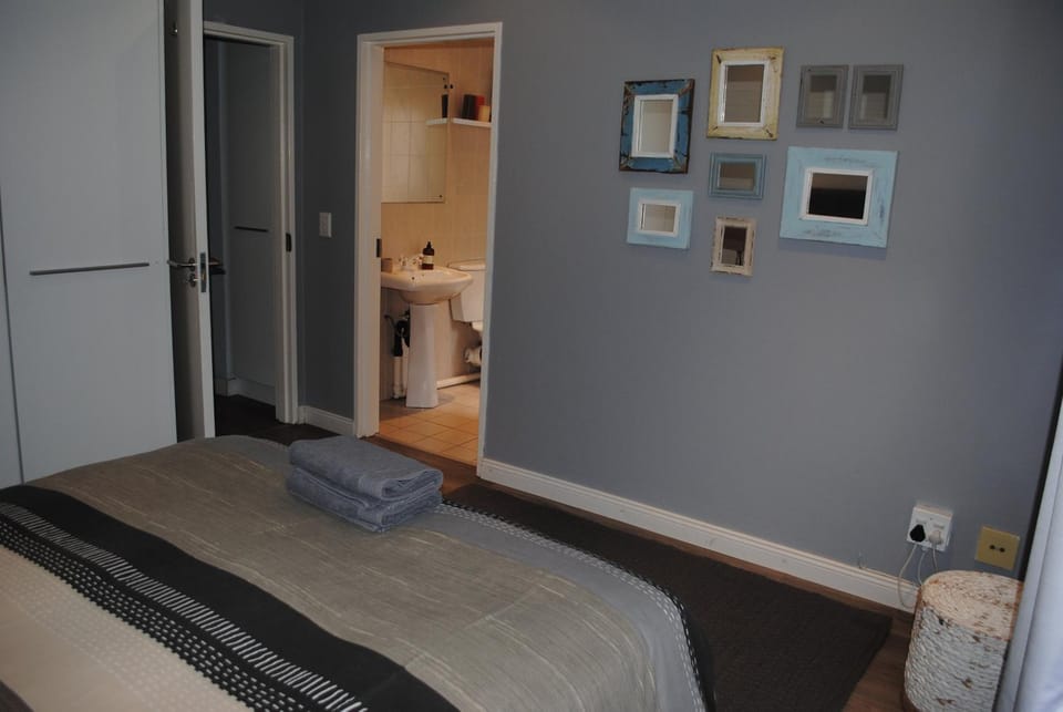 Bathroom, Bedroom
