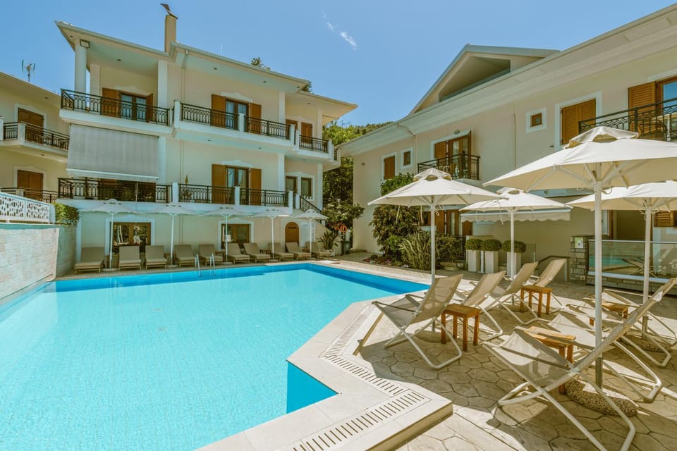 Hotel Rezi Apartment hotel in Peloponnese, Western Greece and the Ionian