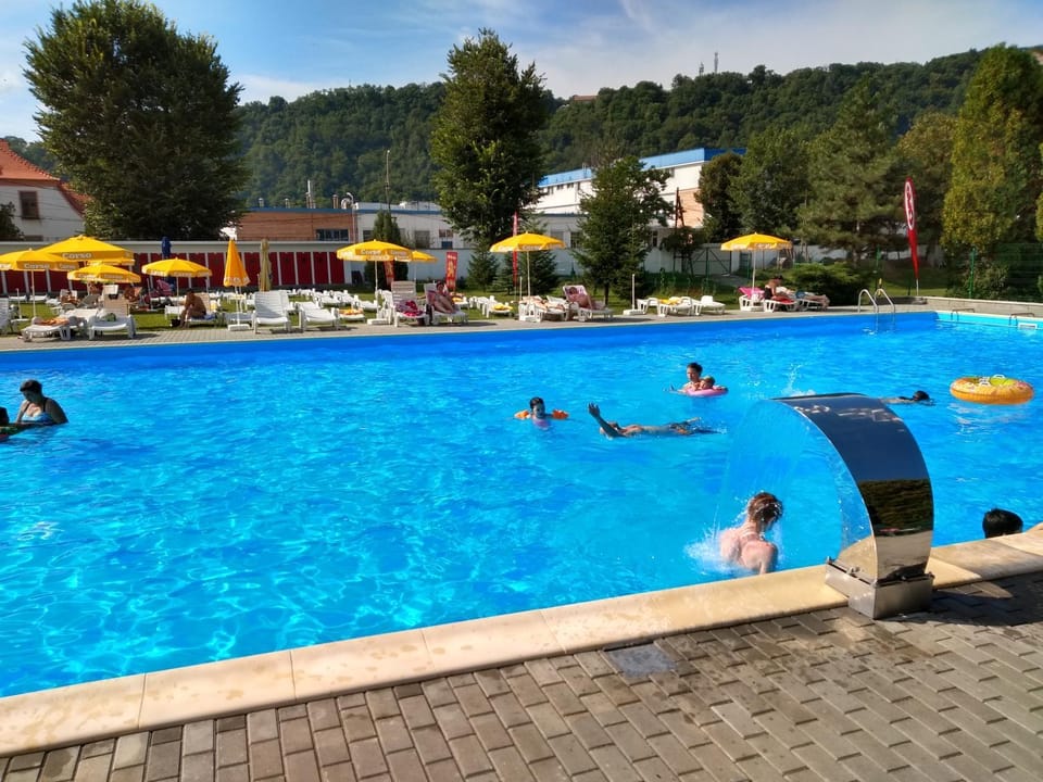 Pension Aquaris Bed and Breakfast in Romania