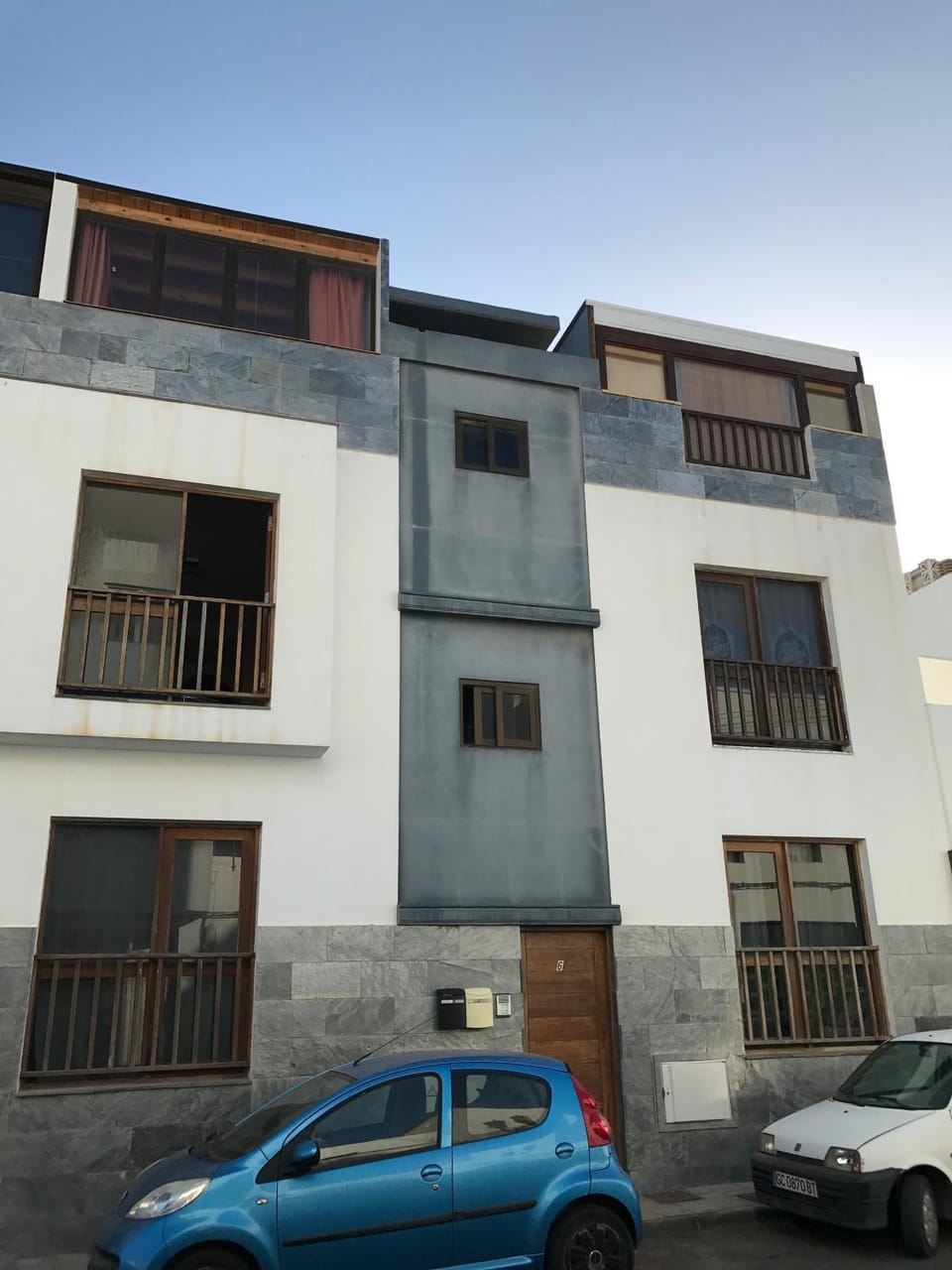 Facade/entrance