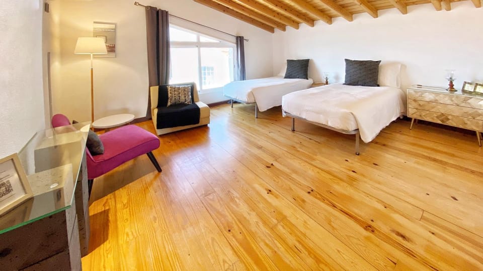 Bed, Seating area, Bedroom