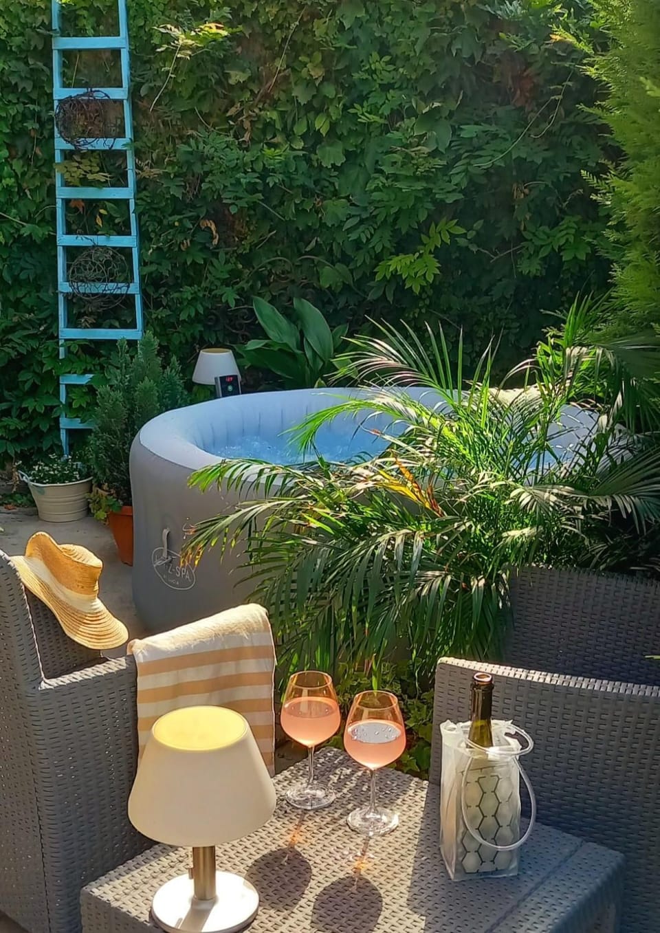Hot Tub, Garden view