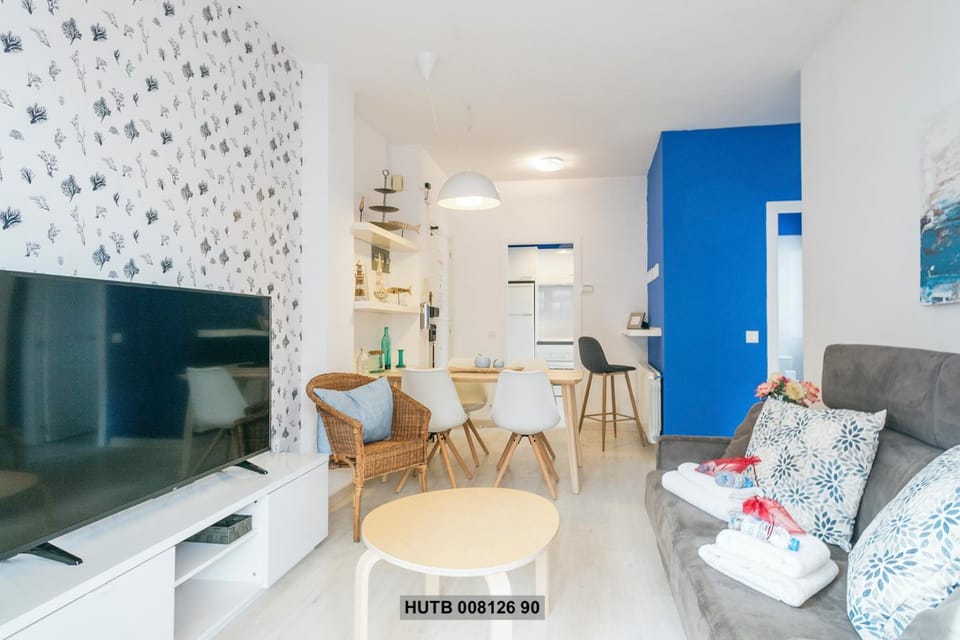 Day, Living room, Dining area, On site