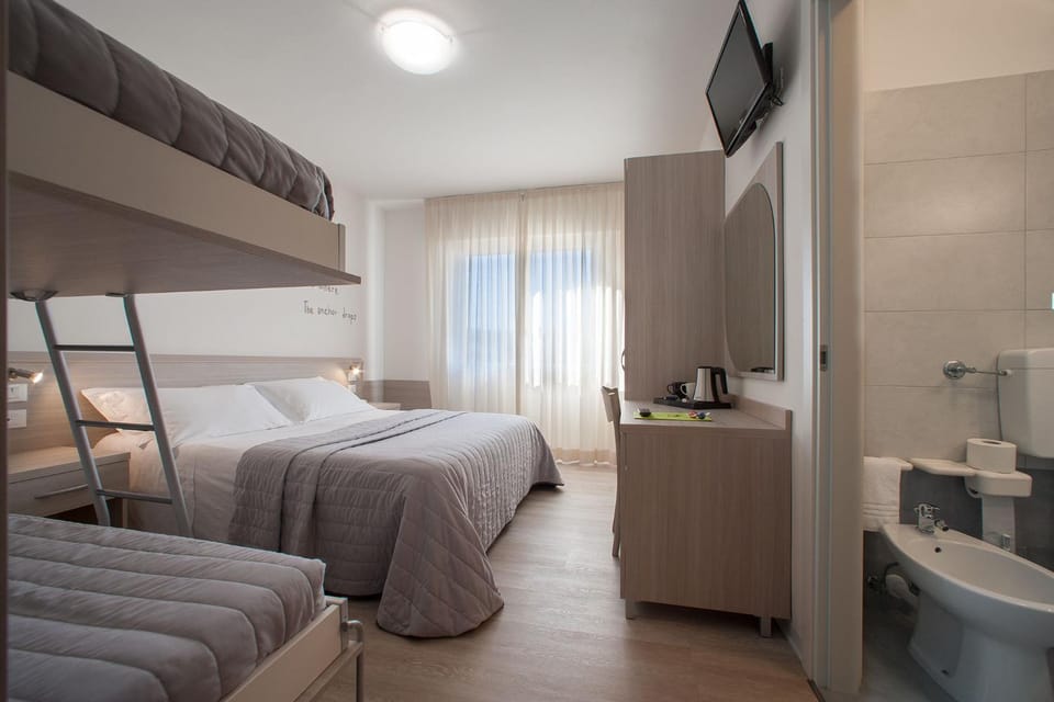 Bed, bunk bed