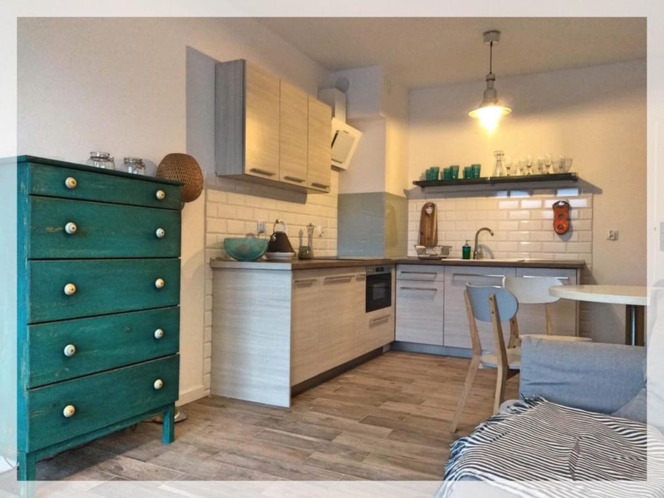 Kitchen or kitchenette, Living room