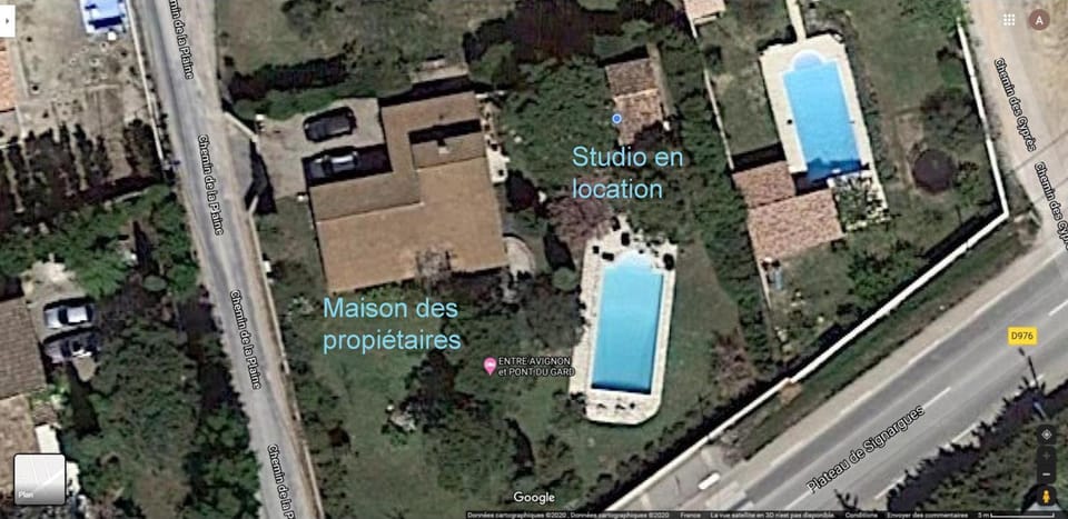 ENTRE AVIGNON et PONT DU GARD Bed and Breakfast in Rochefort-du-Gard