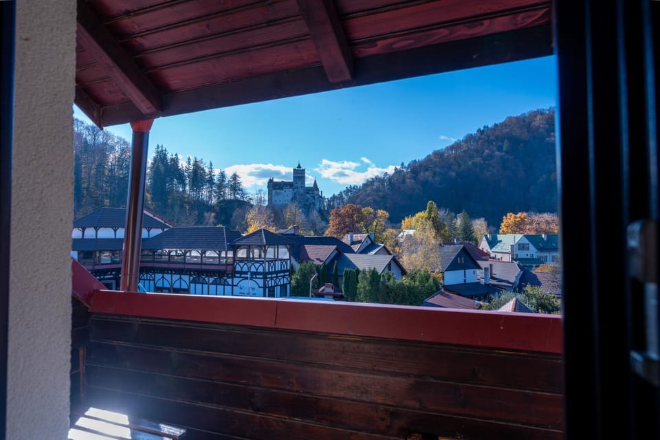 Nearby landmark, Day, Natural landscape, Mountain view