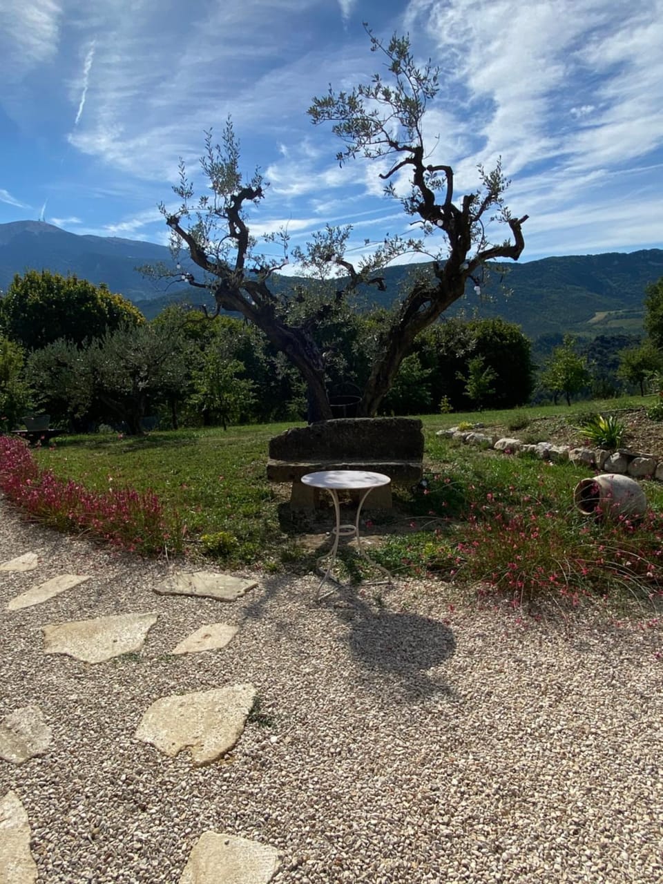Chambre une fenêtre sur le Ventoux la Clue Inn in Provence-Alpes-Côte d'Azur