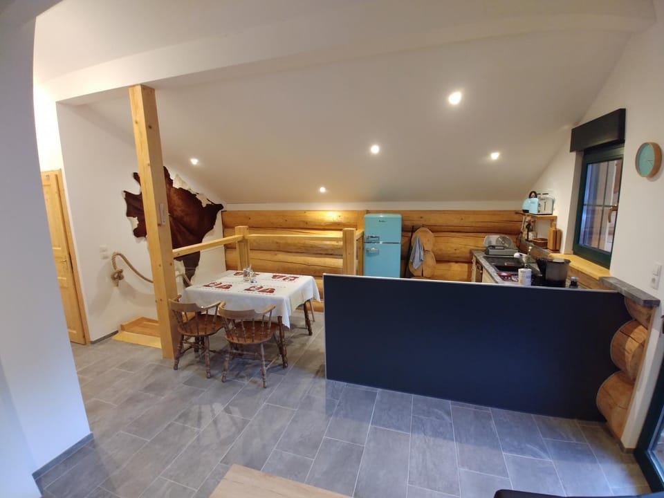 Kitchen or kitchenette, Seating area, Dining area
