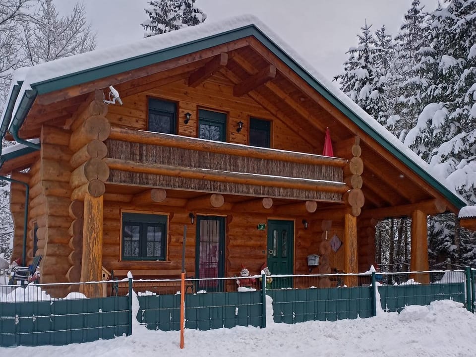 Ferienwohnungen Blockhaus - Zwergenhäusl Grünau im Almtal Apartment in Upper Austria