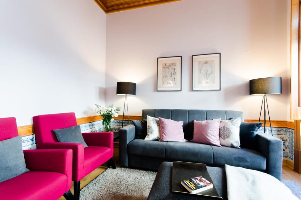 Baixa Downtown Fabulous And Sophisticate Apartment With Elevator 18th Century Building Apartment in Lisbon
