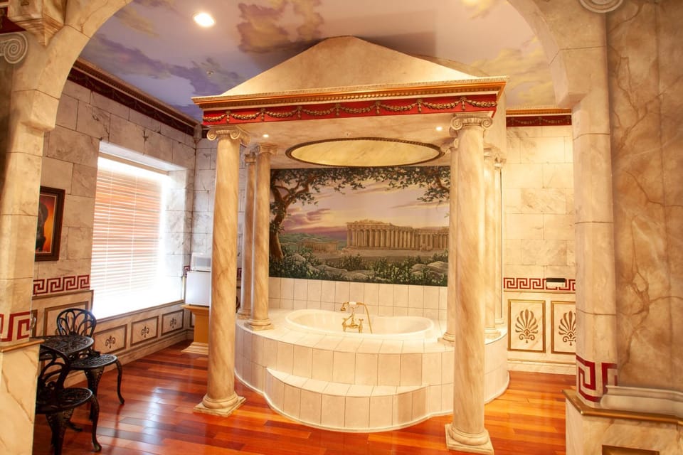 Destinations Inn Theme Rooms Hotel in Idaho Falls