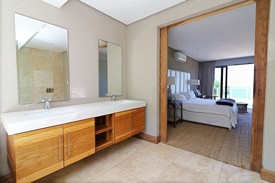 Bed, Bathroom, Bedroom