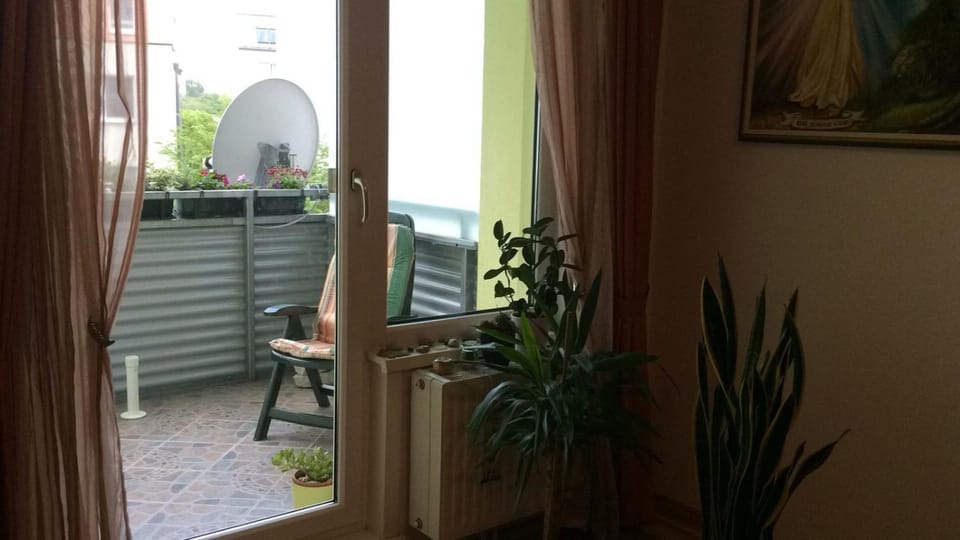 View (from property/room), Balcony/Terrace, Garden view, Internal: Not applicable to any particular room