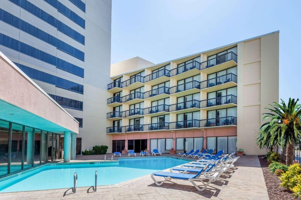 Balcony/Terrace, On site, Pool view, Swimming pool